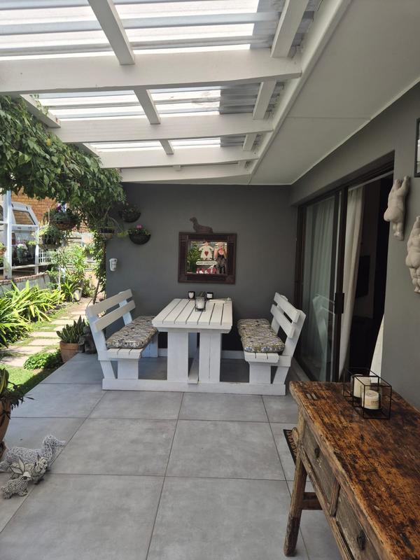 3 Bedroom Property for Sale in Voelklip Western Cape